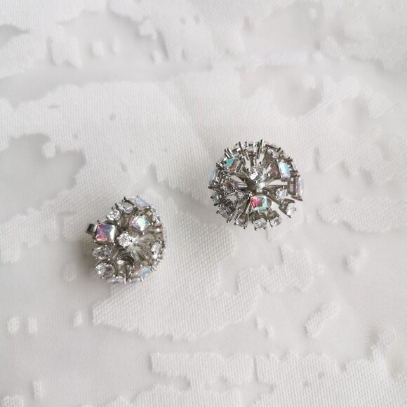 Kate Spade Beaming Bright Silver Stud Earrings Clear Crystal - Picture 3 of 3